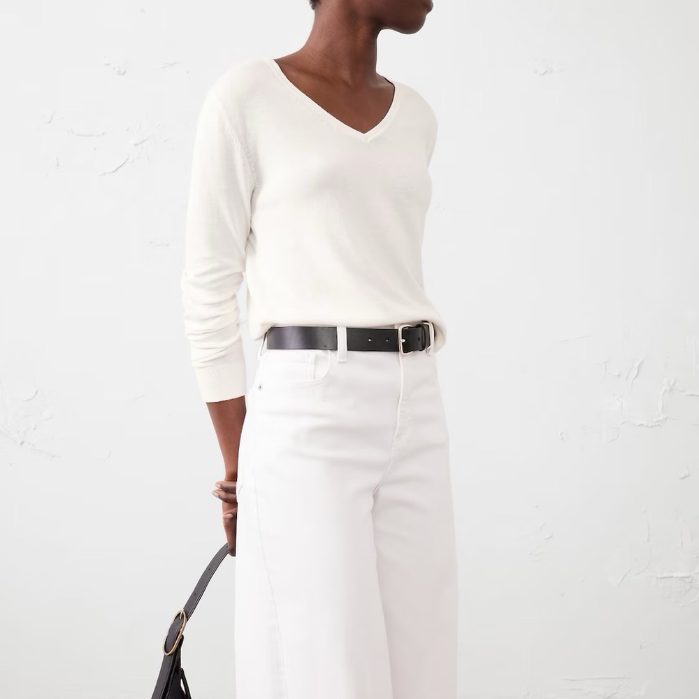Banana Republic White V-Neck Soft Knit